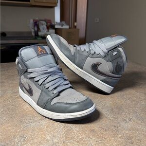 Nike Air Jordan 1 Mid Se Size 8 Night Stadium/Black